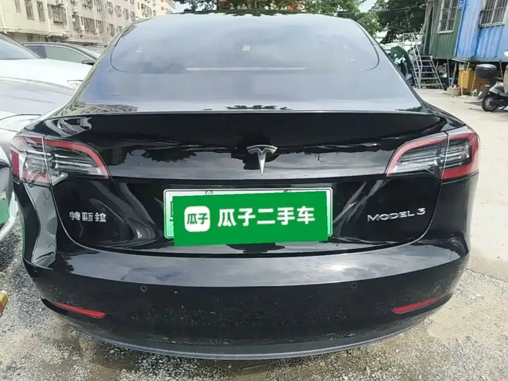 Tesla Model 3 — фото 6