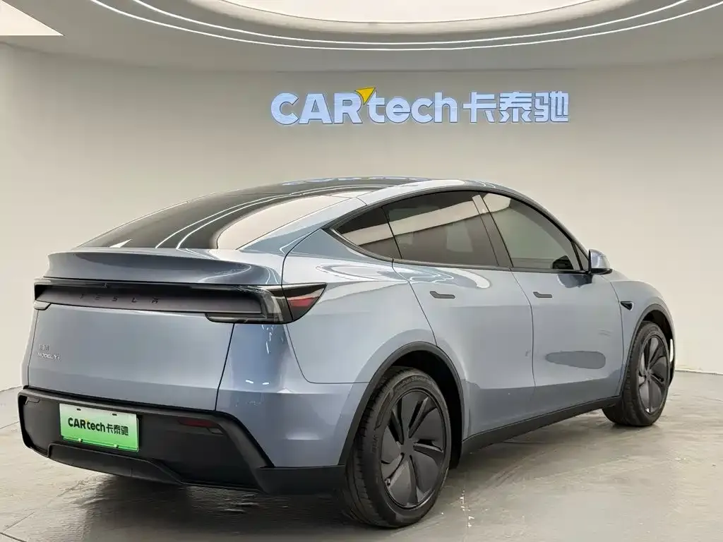 Tesla Model Y — фото 7