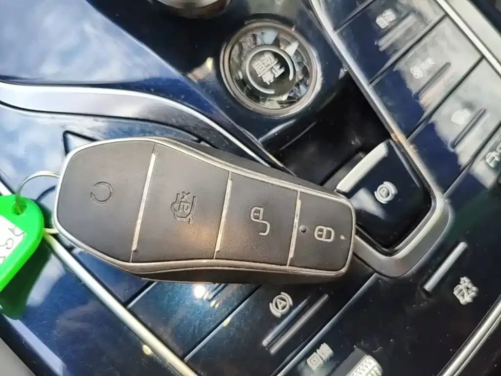 BYD Qin PLUS 2023 из CN, фото 2