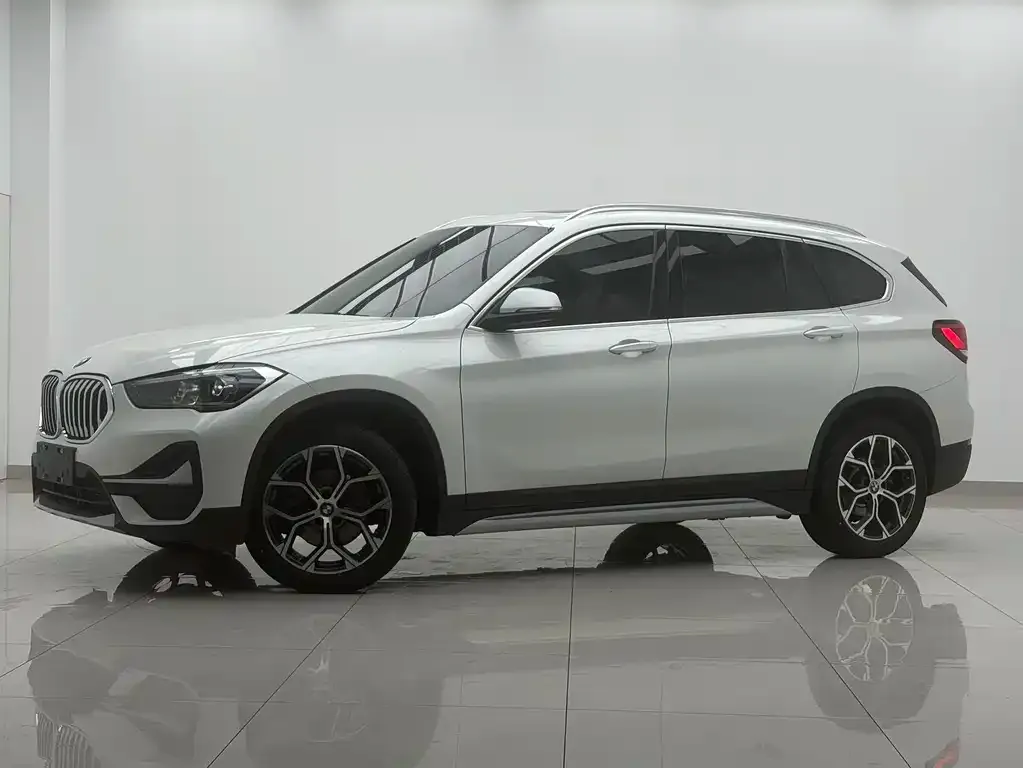 BMW X1 — фото 1