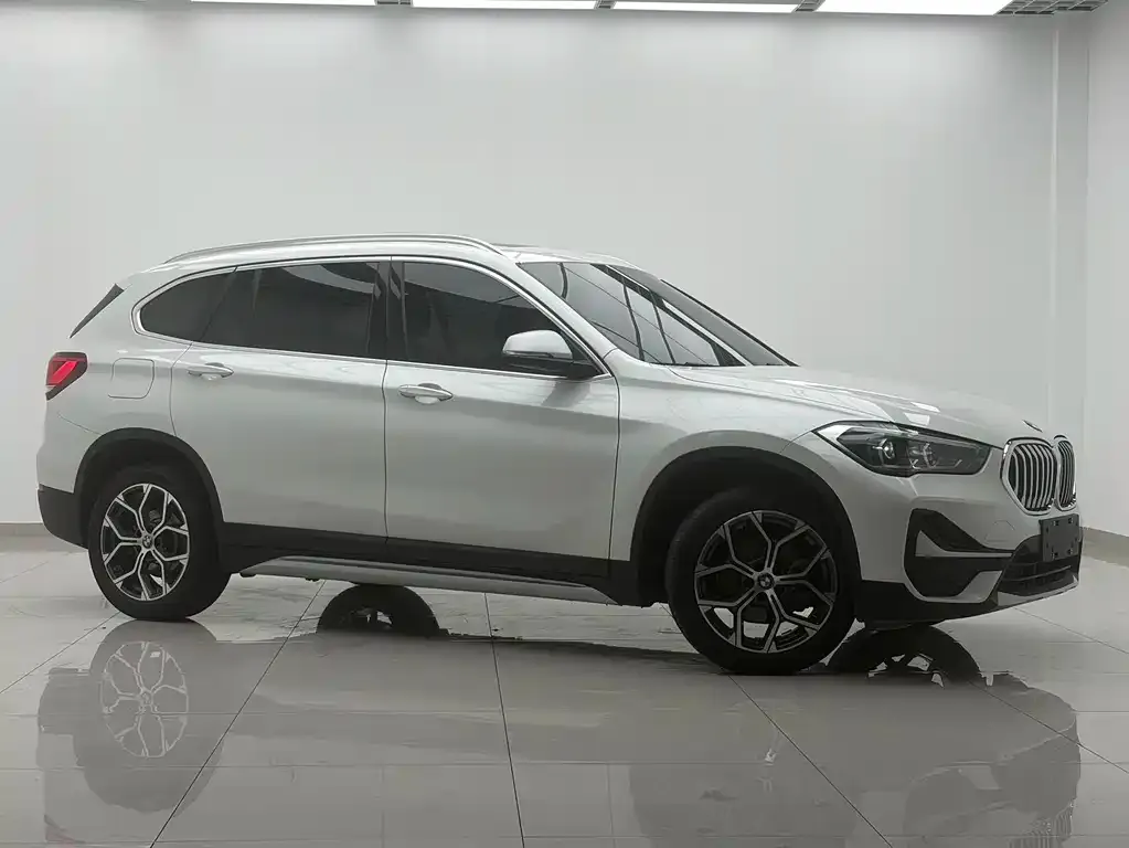 BMW X1 — фото 8
