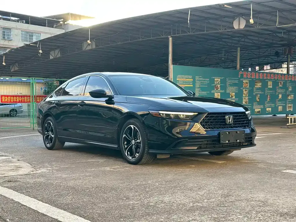 Honda Accord — фото 9