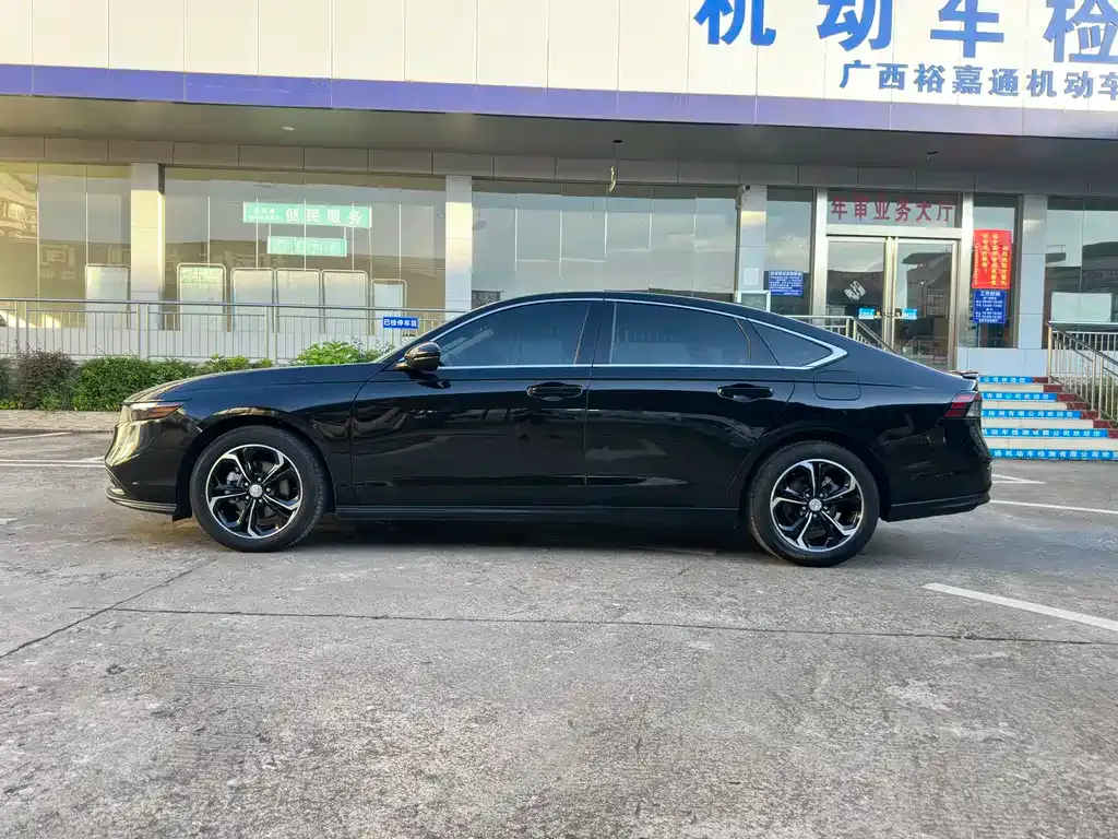 Honda Accord — фото 6