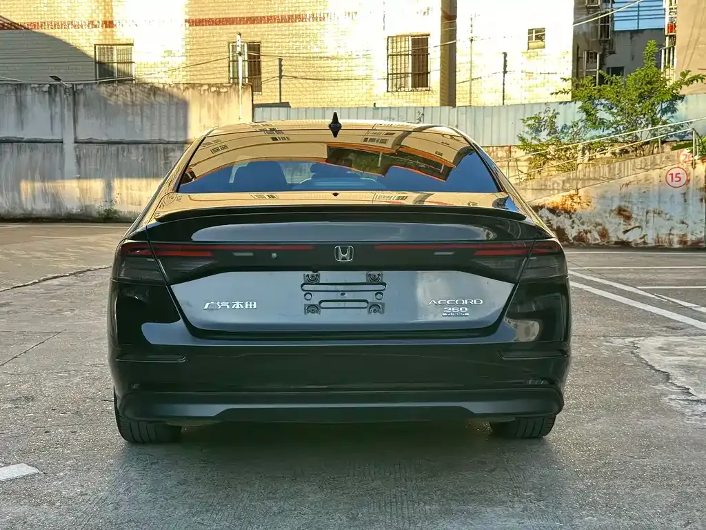Honda Accord — фото 7