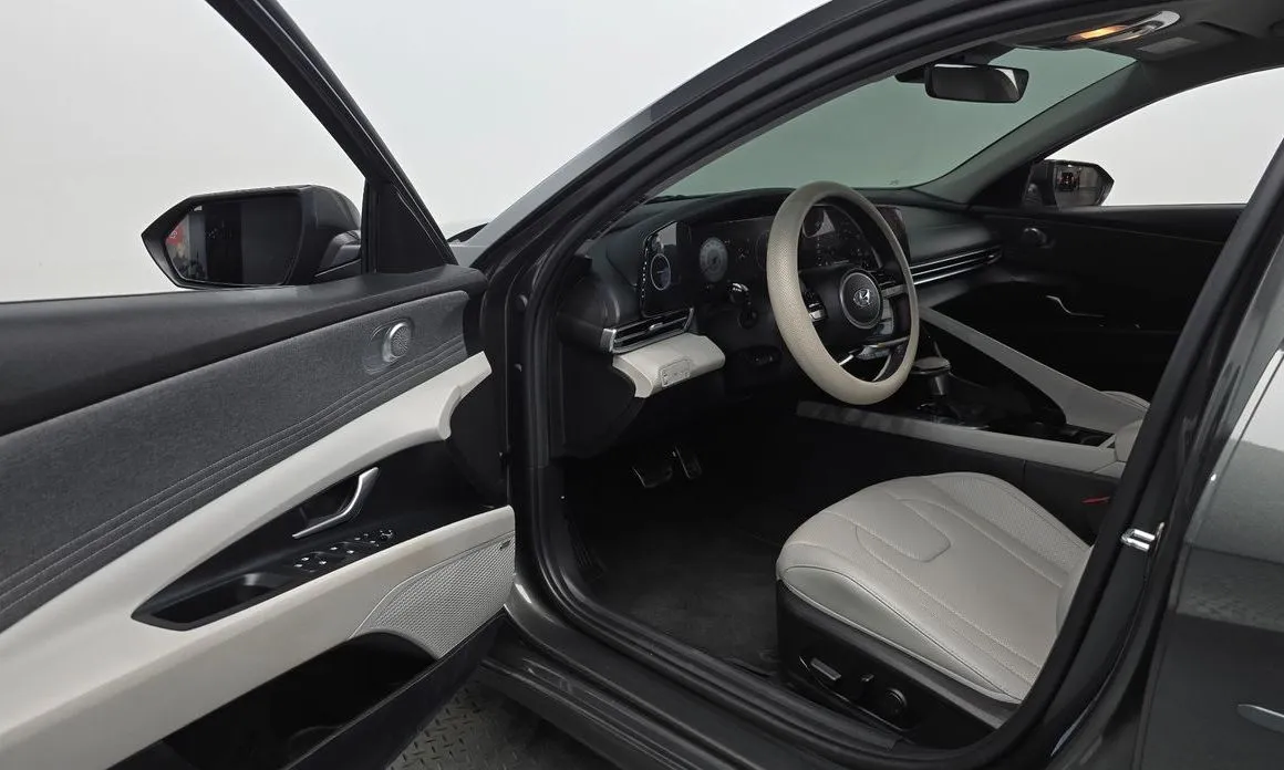 Hyundai AVANTE — фото 3