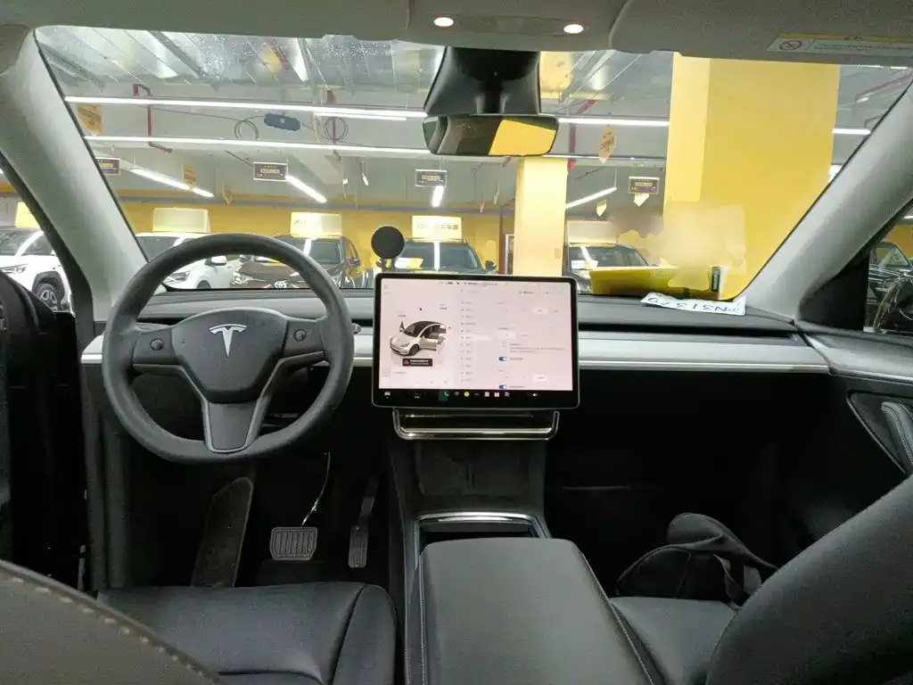 Tesla Model Y — фото 3
