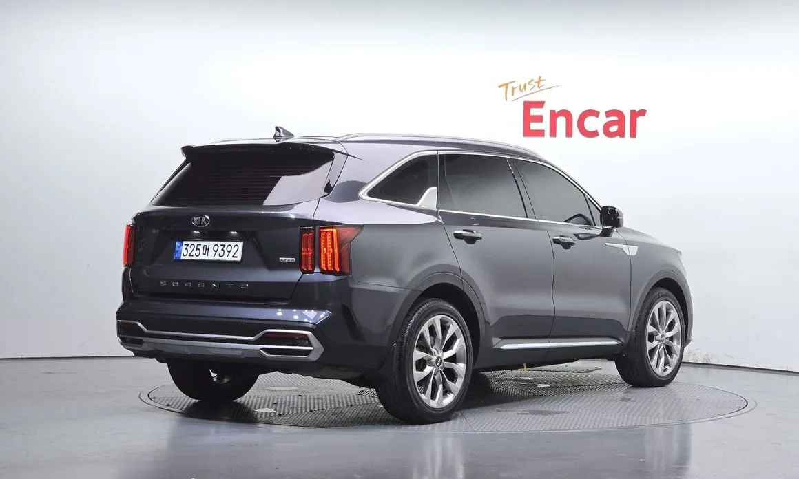Kia Sorento — фото 8