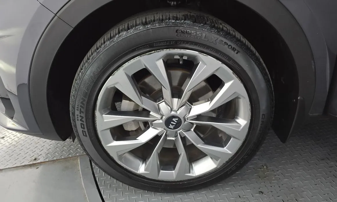 Kia Sorento — фото 7