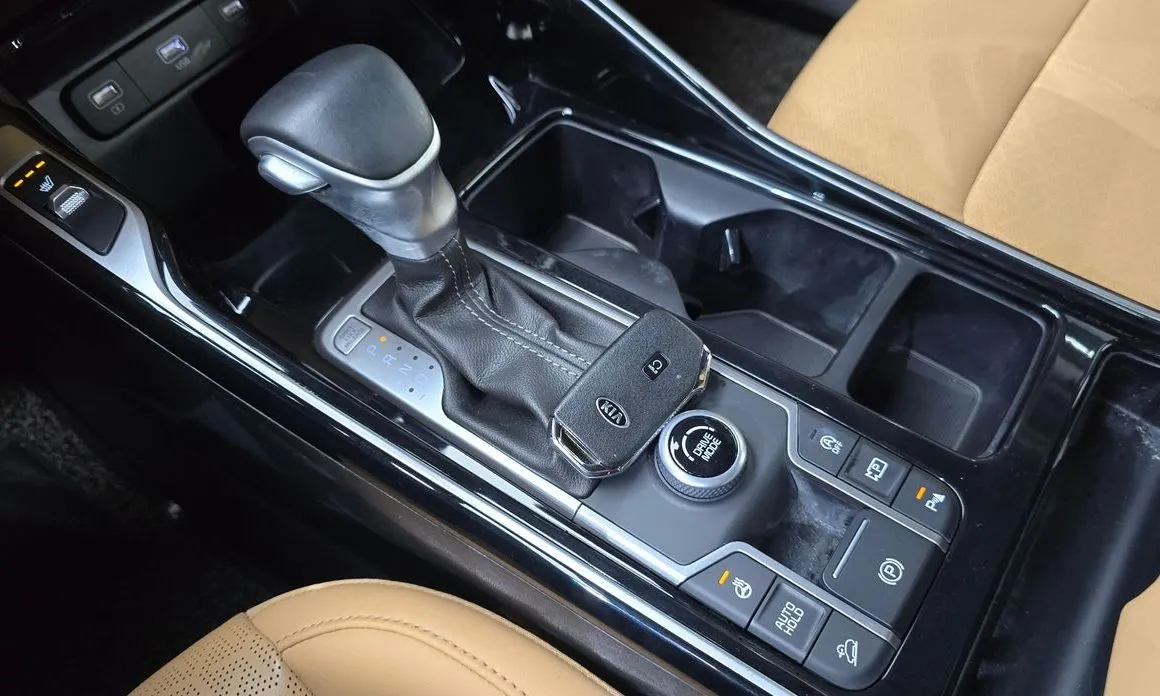Kia Sorento — фото 9