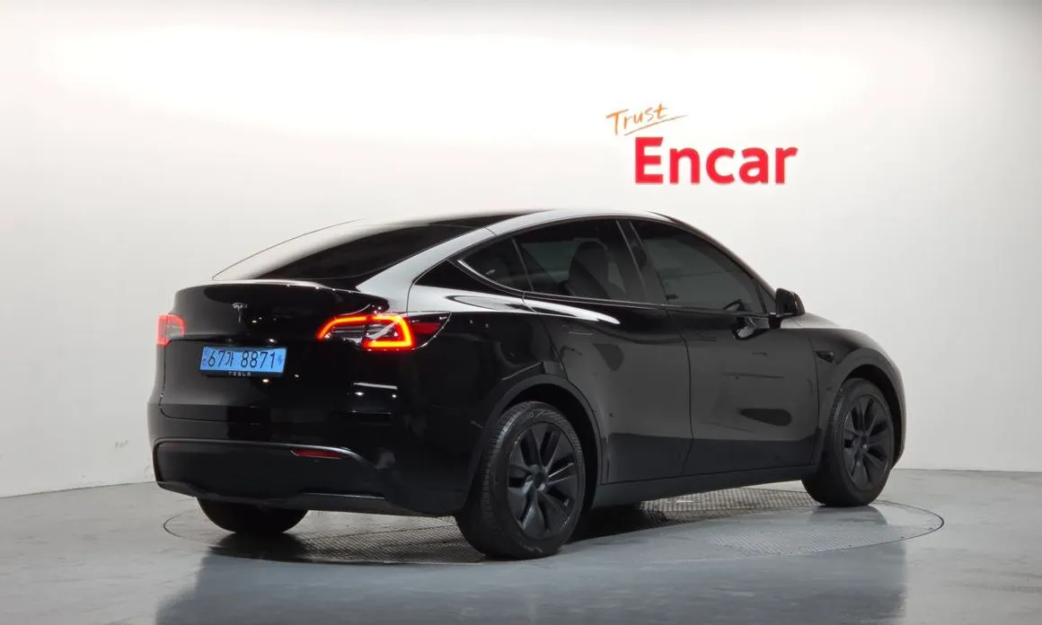Tesla Model Y — фото 2
