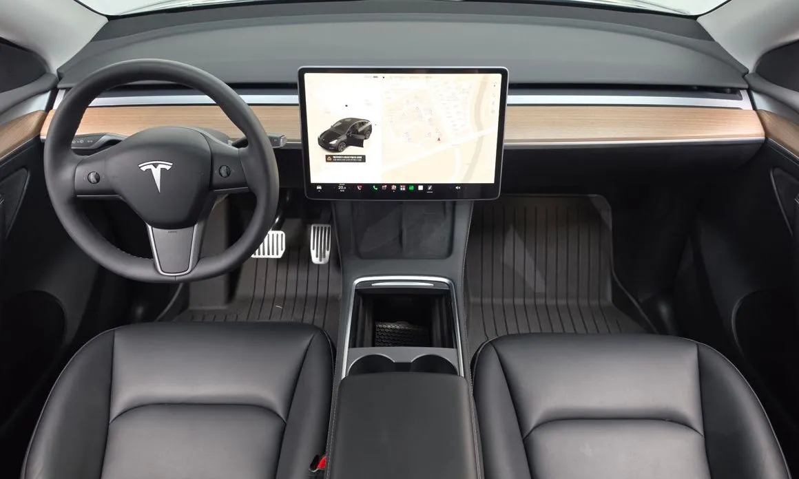 Tesla Model Y — фото 9