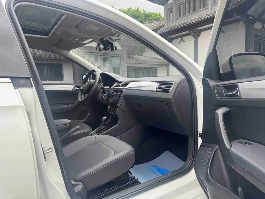 Skoda Rapid 2022 из CN, фото 9