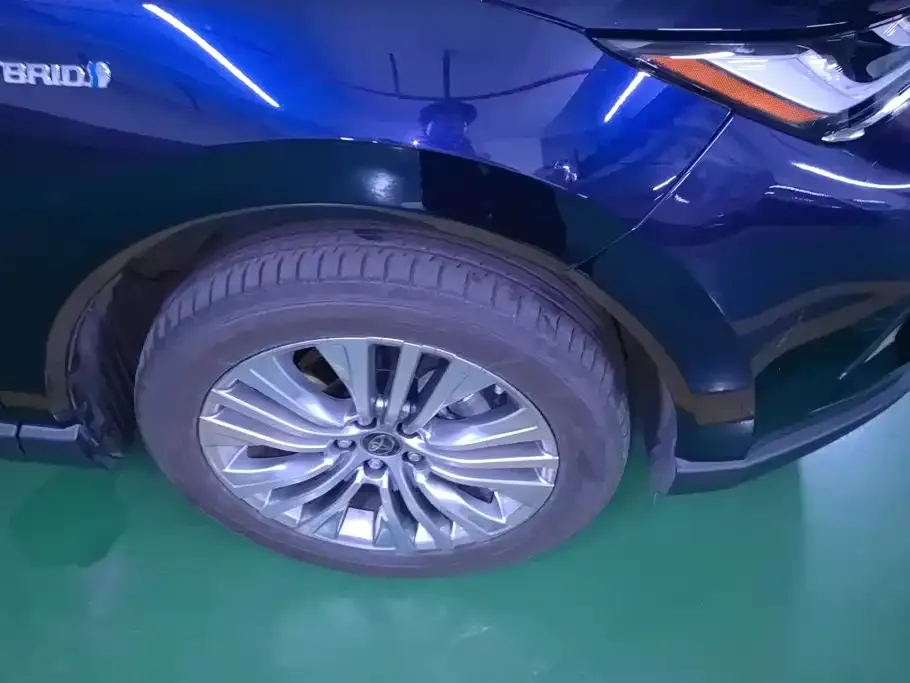 Toyota Harrier — фото 6
