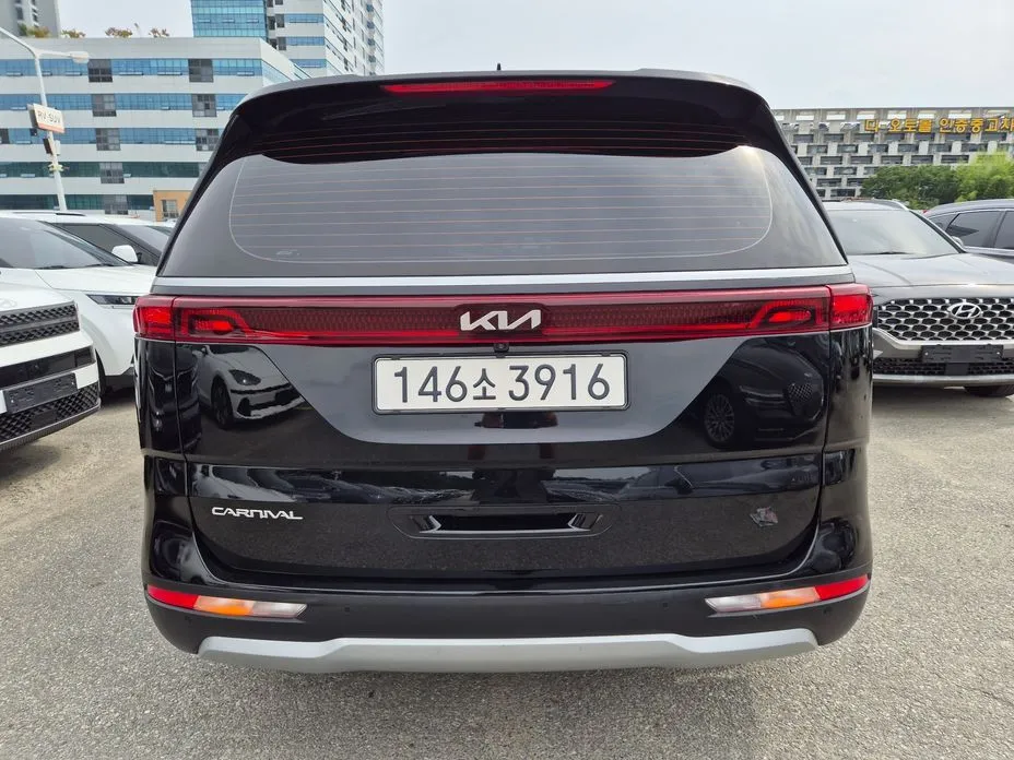 Kia Carnival — фото 8