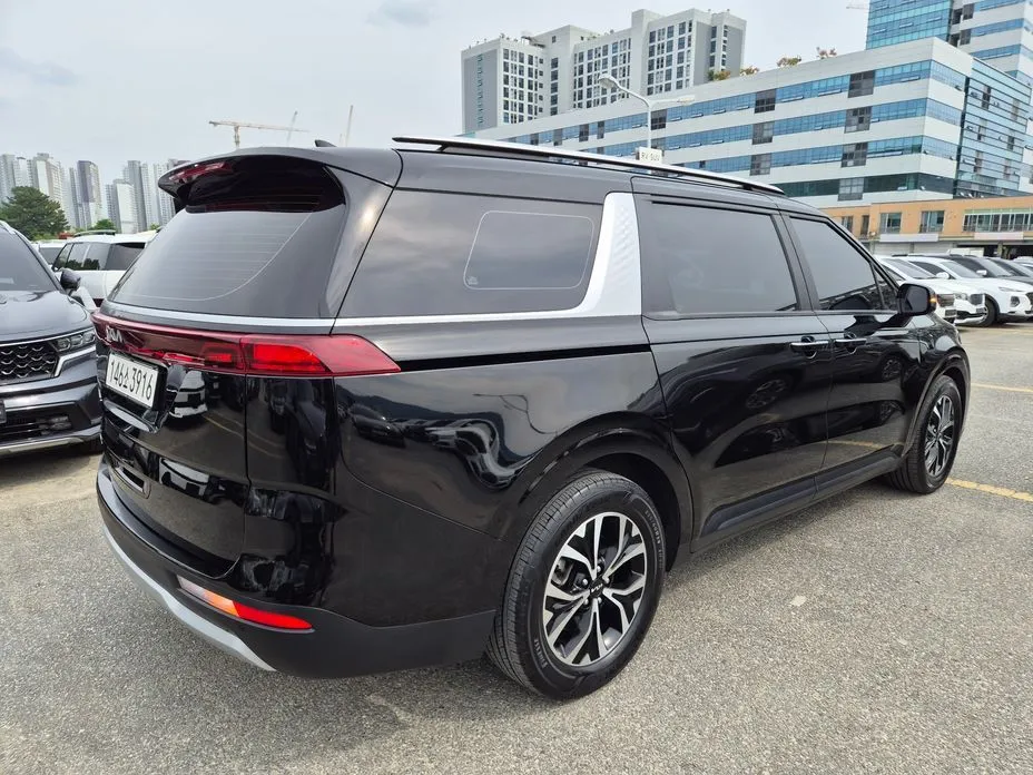 Kia Carnival — фото 10