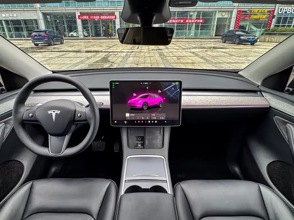 Tesla Model Y — фото 6