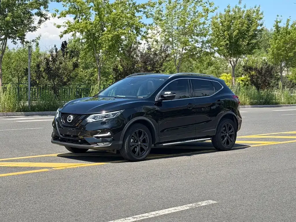 Nissan Qashqai — фото 1