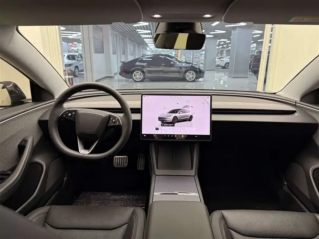 Tesla Model 3 — фото 4