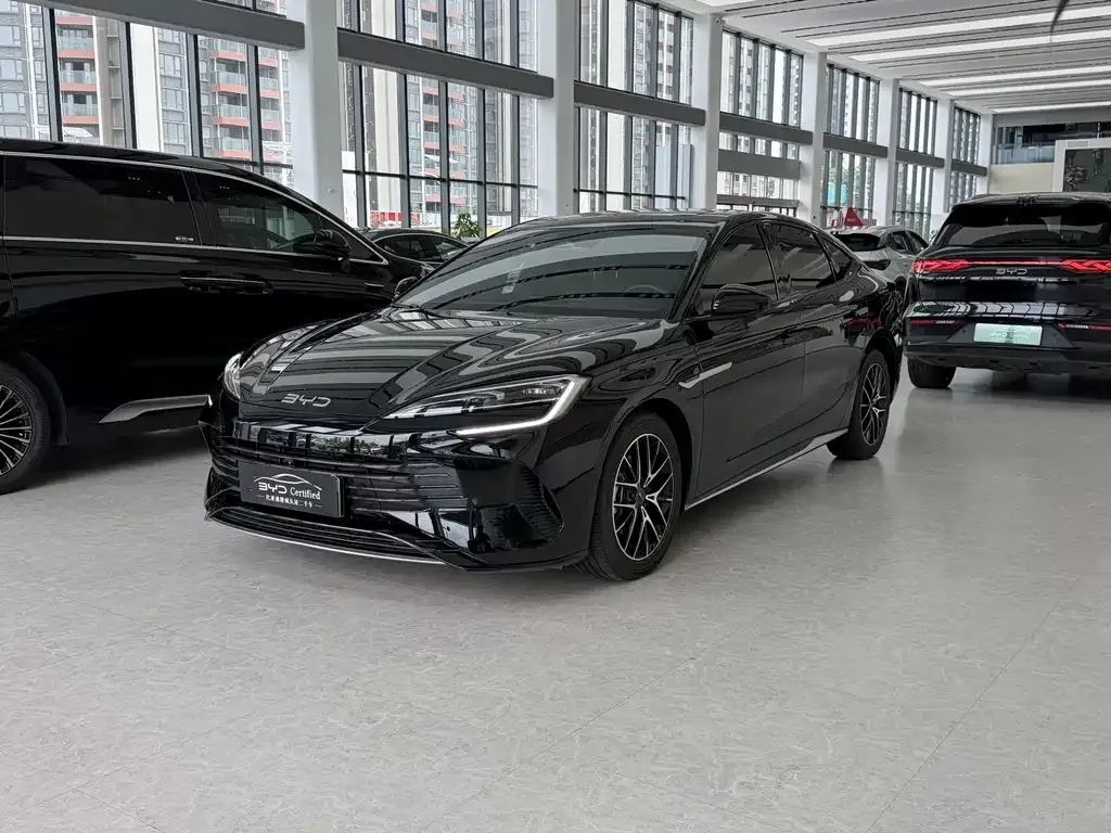 BYD Seal — фото 1