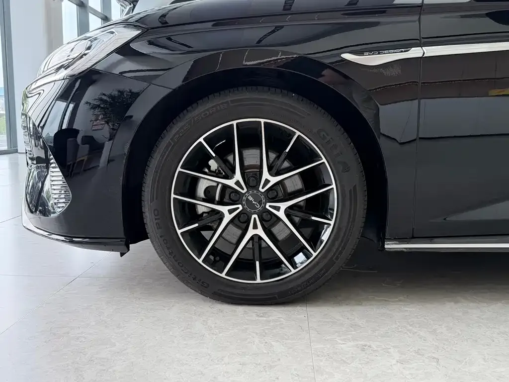 BYD Seal — фото 4