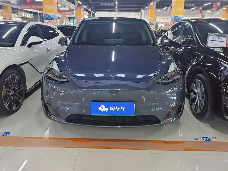 Tesla Model Y — фото 10