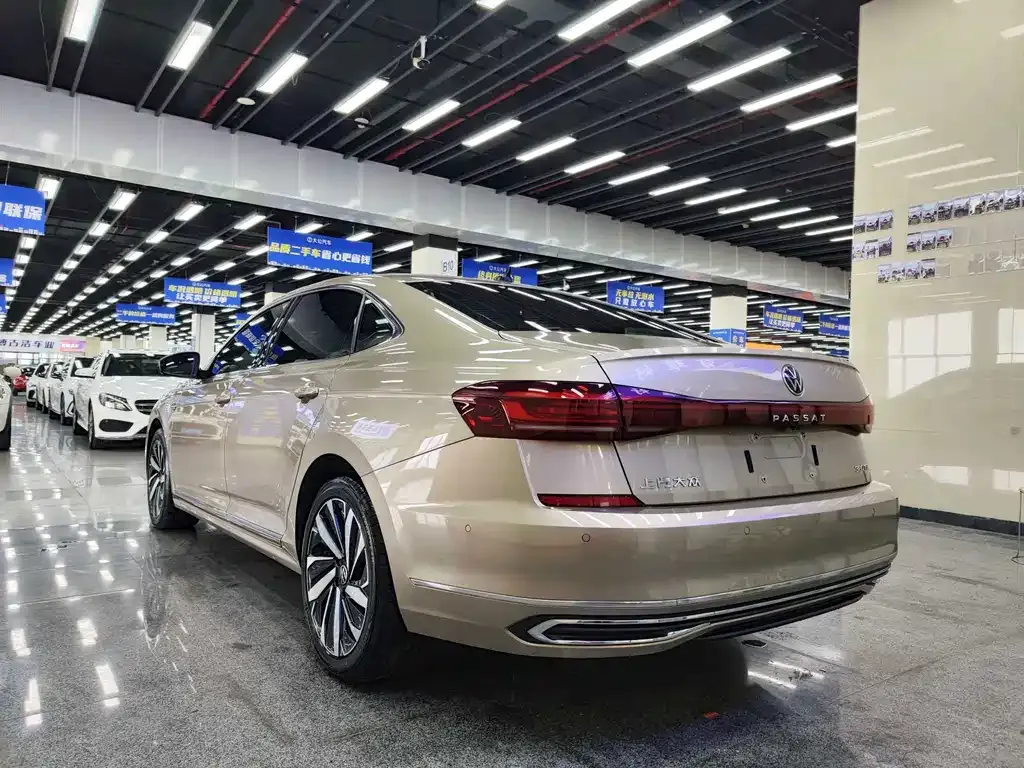 Volkswagen Passat — фото 3