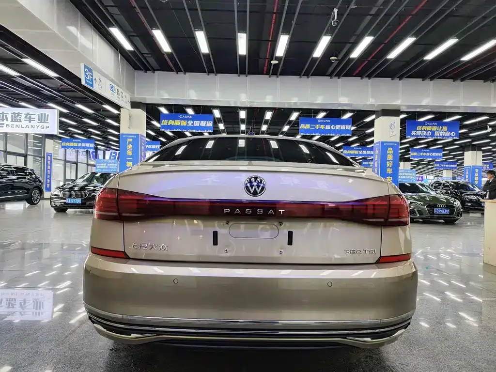 Volkswagen Passat — фото 10