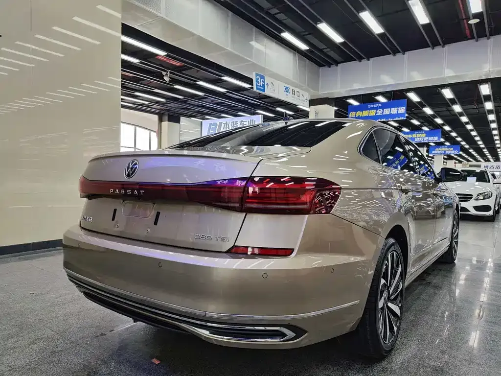 Volkswagen Passat — фото 2