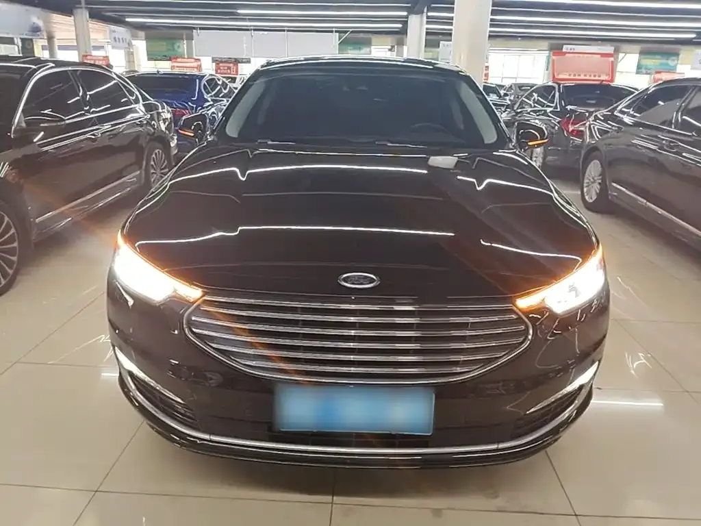 Ford Taurus — фото 10