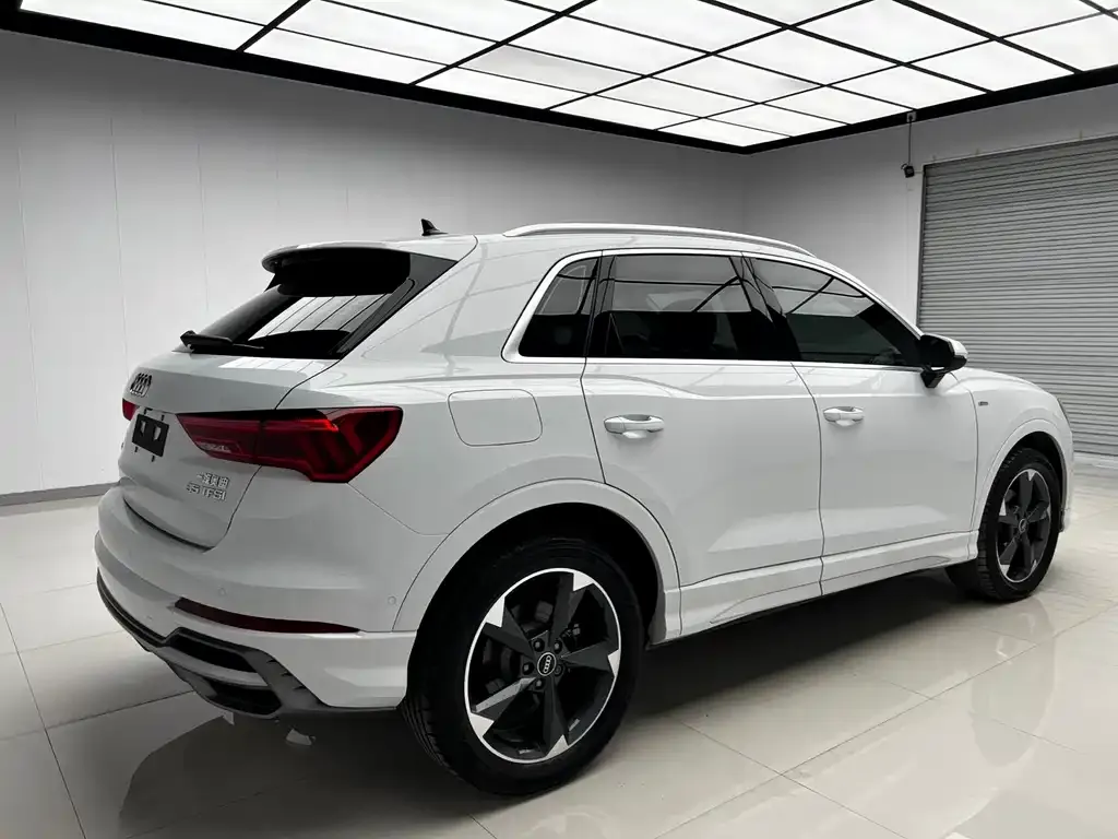Audi Q3 — фото 10