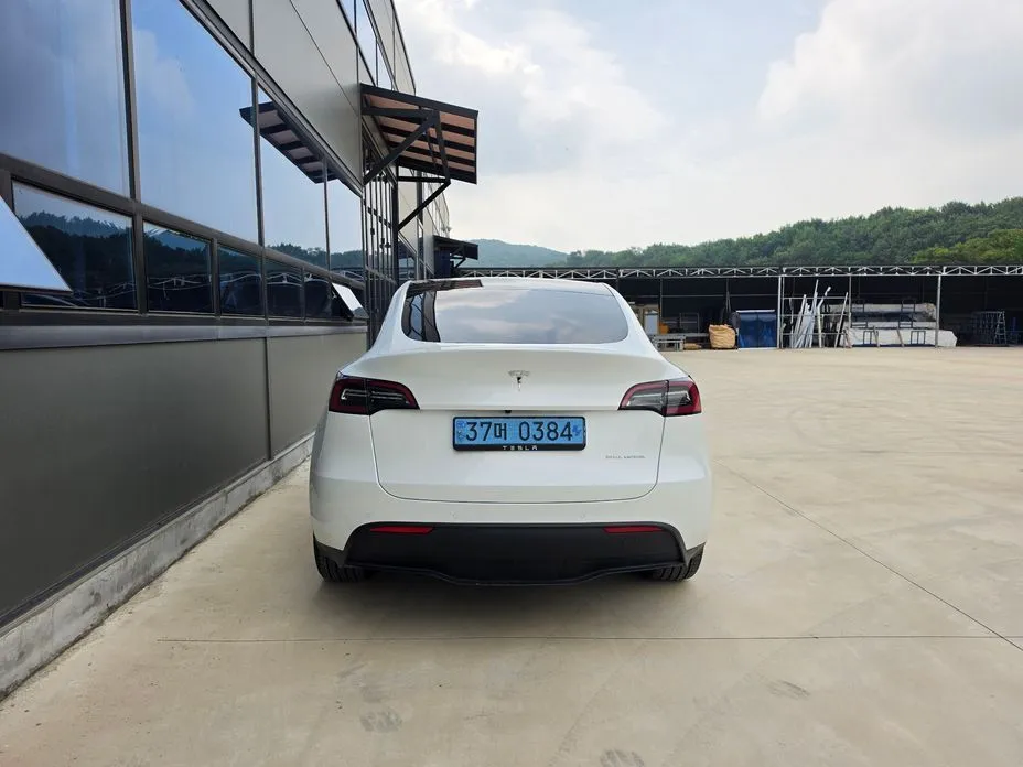 Tesla Model Y — фото 6