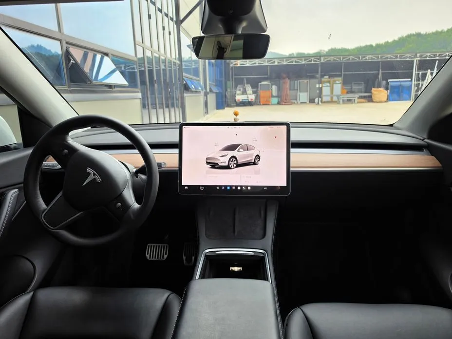 Tesla Model Y — фото 3