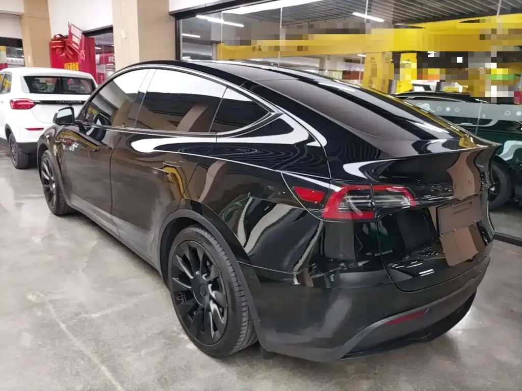 Tesla Model Y — фото 9