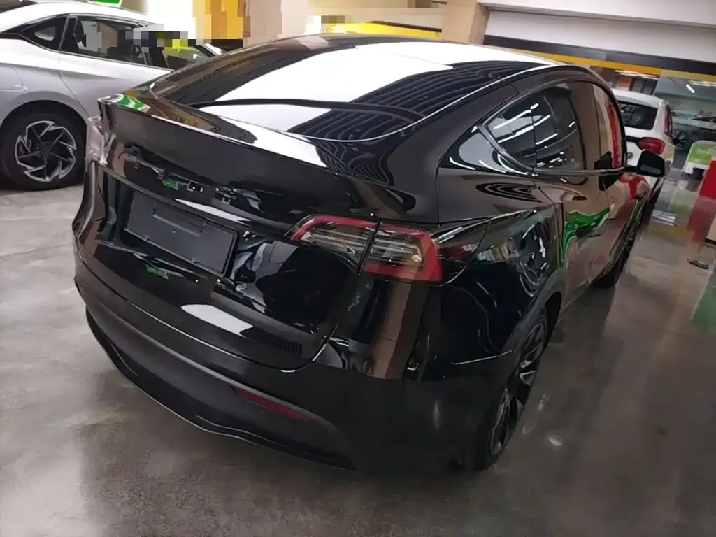 Tesla Model Y — фото 6