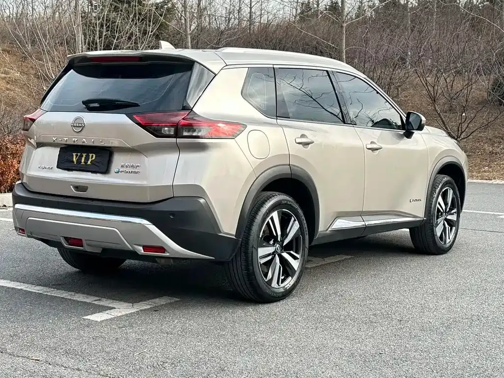 Nissan X-Trail — фото 7