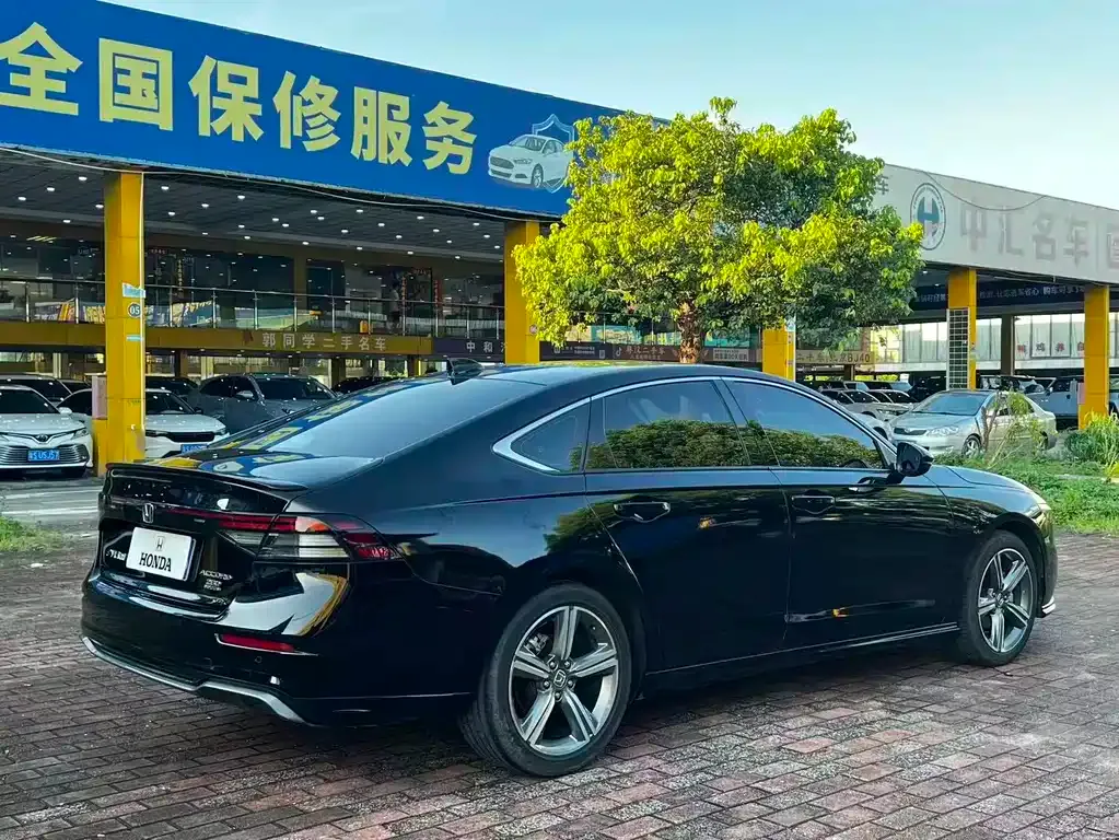 Honda Accord — фото 5