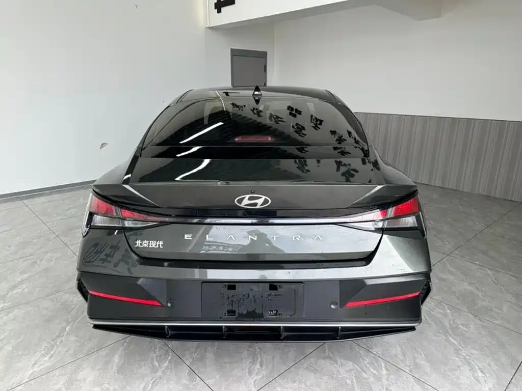 Hyundai Elantra — фото 4