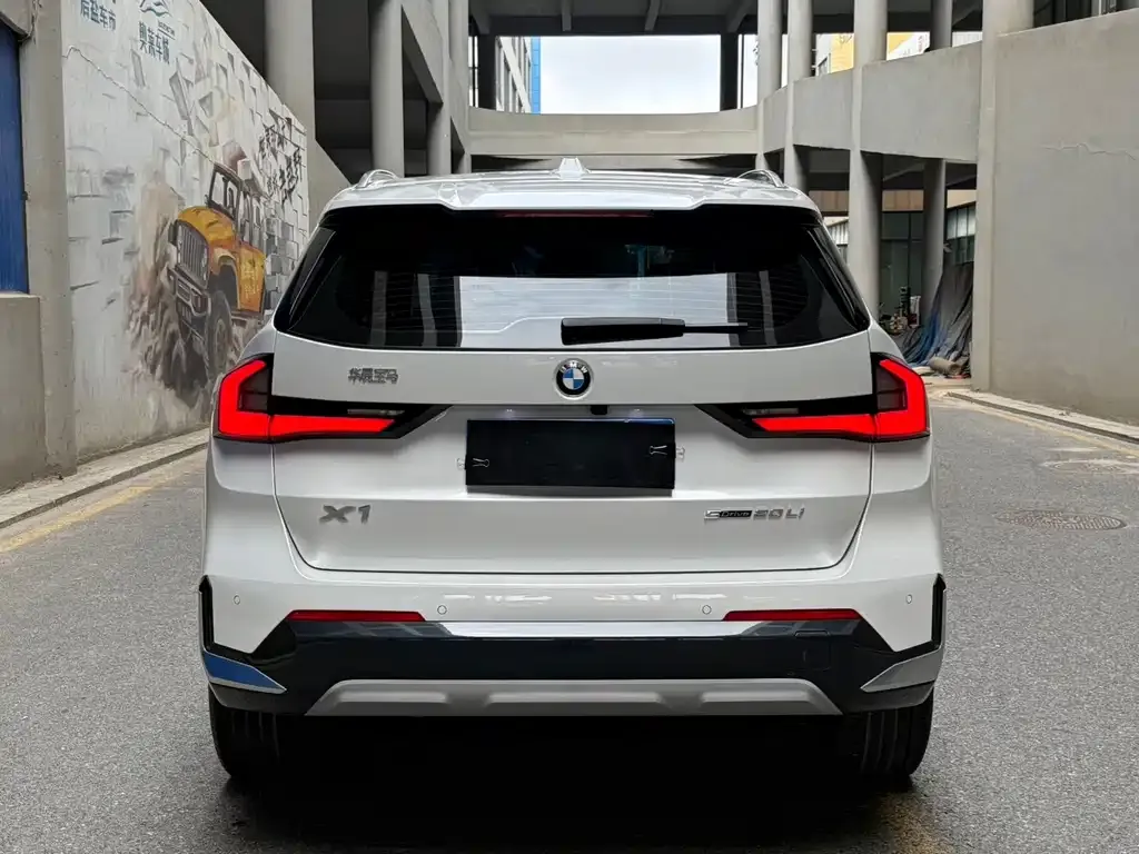 BMW X1 — фото 2