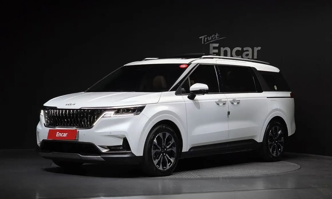 Kia Carnival — фото 1
