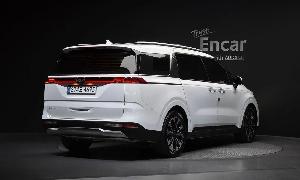 Kia Carnival — фото 4