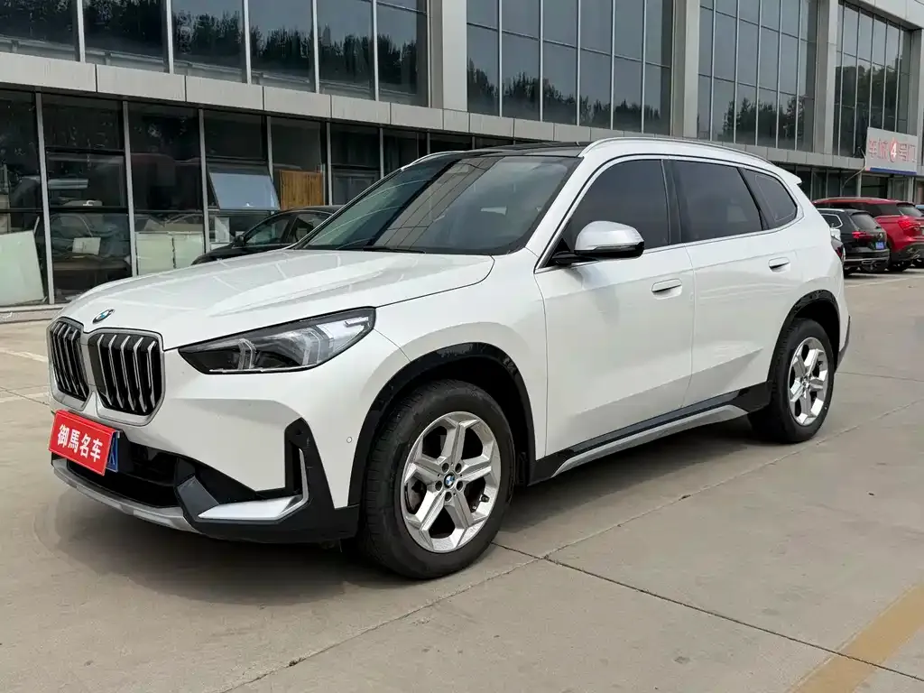BMW X1 — фото 1