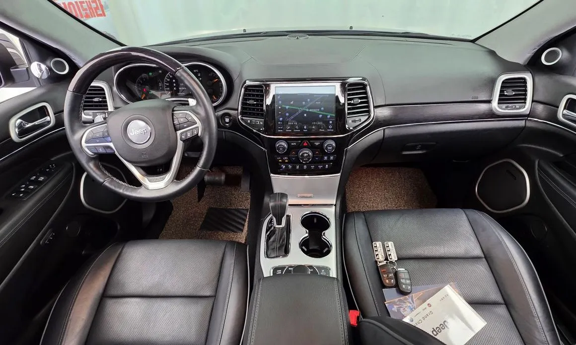 Jeep Cherokee — фото 10