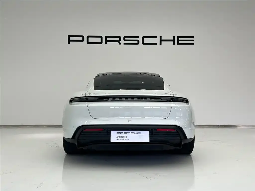 Porsche Taycan — фото 6
