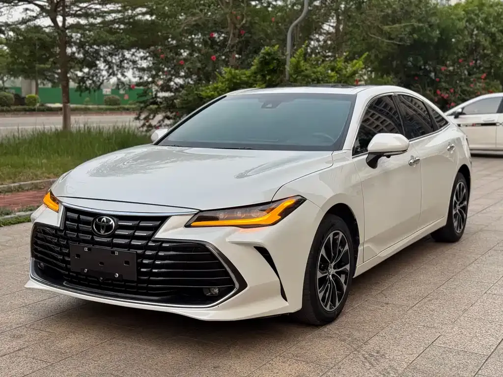 Toyota Avalon — фото 10