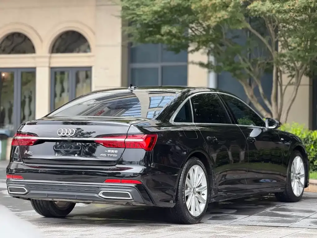 Audi A6L — фото 5
