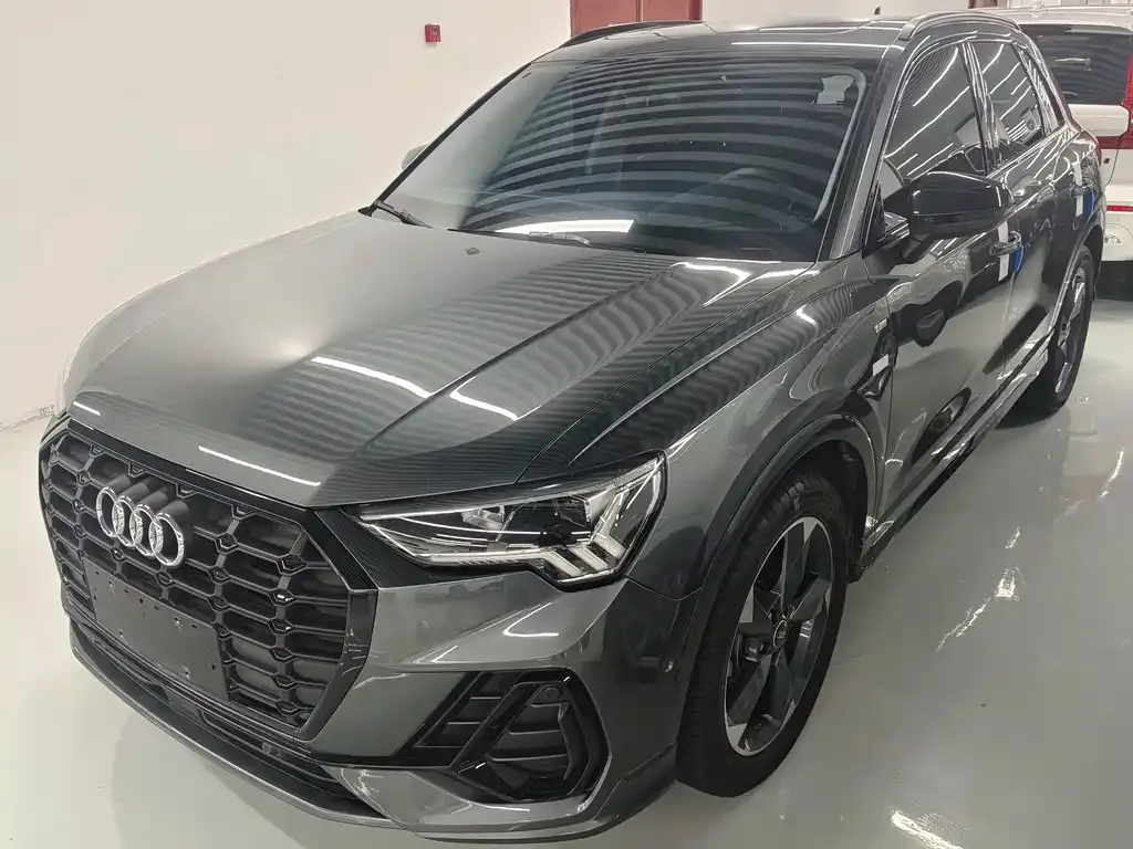 Audi Q3 — фото 1