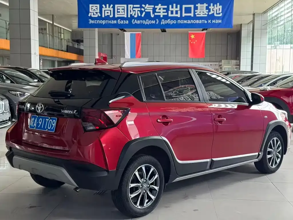 Toyota Yaris L — фото 10