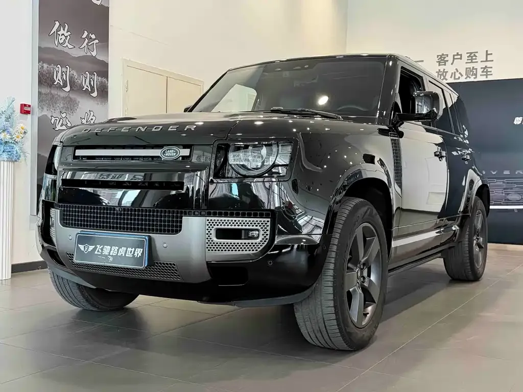 Land Rover Defender — фото 1