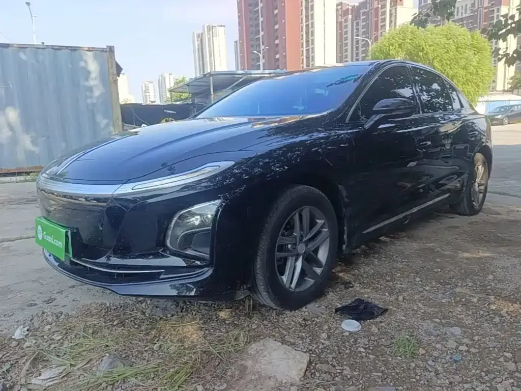 Hongqi E-QM5 — фото 1