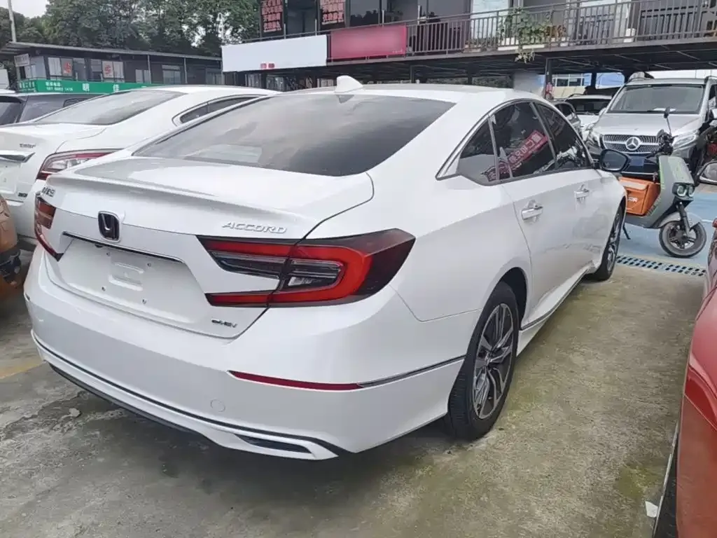 Honda Accord — фото 6